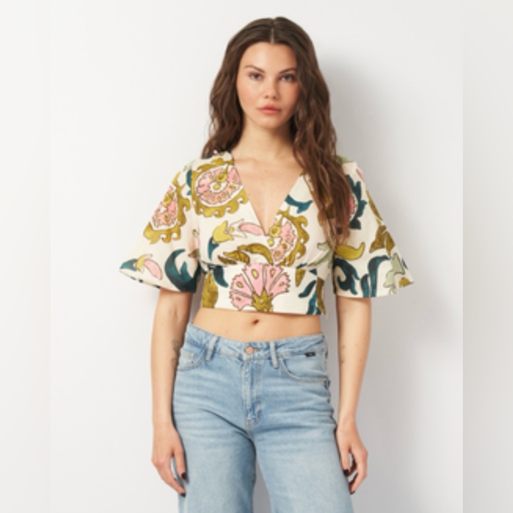 NWOT- ZARA Floral Deep V-Neck Crop Top Side Zipper Women’s Size S
